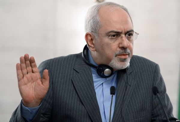 وزیر محبوب روحانی روی تخت بیمارستان!