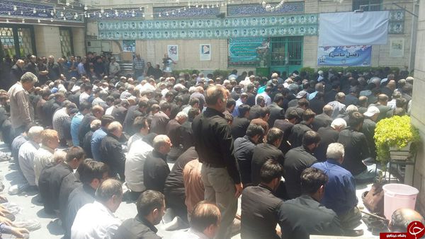 احمدی نژاد پیش از موعد افطار می کند! + عکس