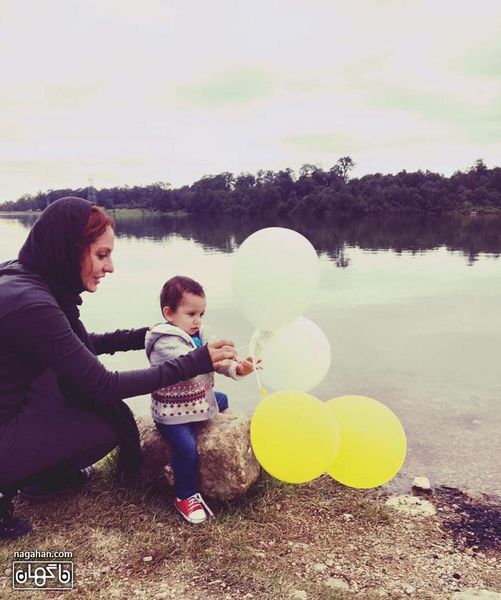 جدیدترین عکس های مهناز افشار و دخترش لیانا در کنار دریا