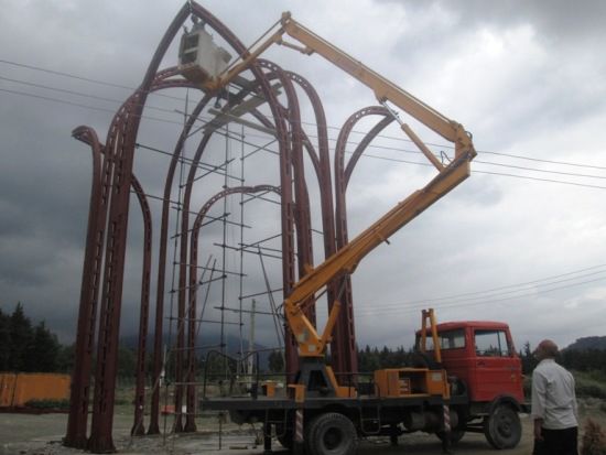 آخرین تصاویر از ساخت المان شهدای گمنام کردکوی