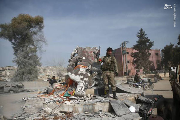 فیلم/ تخریب‌مجسمه کاوه‌آهنگر توسط‌تروریست‌ها