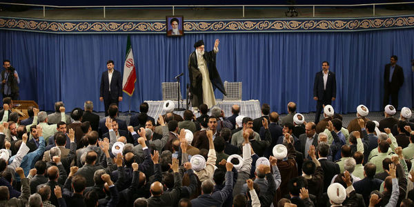 دیدار رهبر معظم انقلاب با دست‌اندرکاران و کارگزاران حج  به روایت تصویر