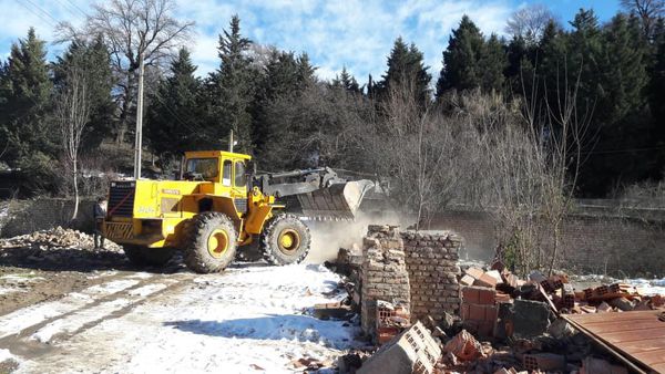 تخریب 52  سازه غیرمجاز در منطقه پارادایز گرگان 