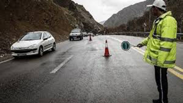 اکثر جادههای گلستان لغزنده است/رانندگان احتیاط کنند