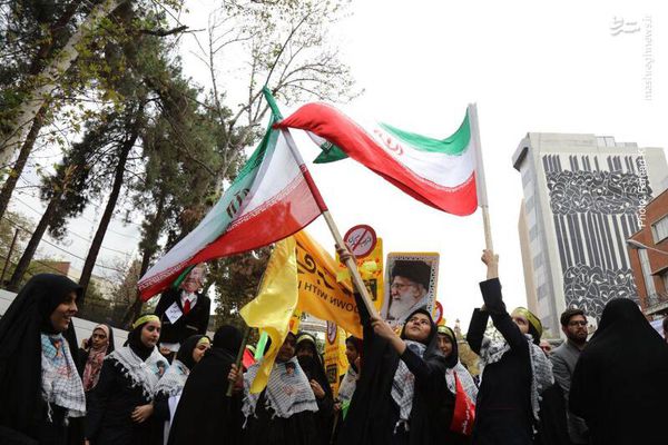 فیلم/ قرائت قطعنامه مراسم راهپیمایی 13 آبان