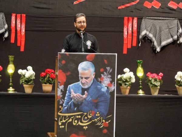 حاج قاسم نابغه صلح بود / در قبال خون پاکش هنوز انجام وظیفه نکردیم / از این مجالس باید صدها حاج قاسم در بیاید
