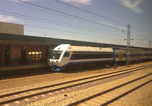 فیلم / خروج متروی سریع السیر کرج به تهران از روی ریل