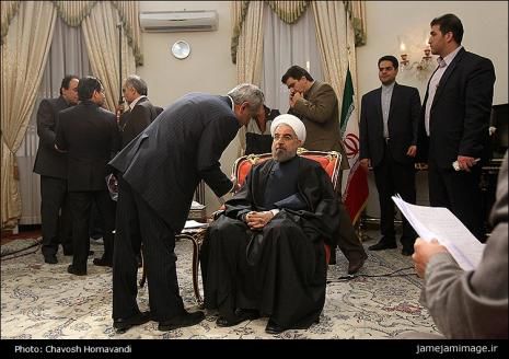 روحانی ۳۰ مهر: اوباما تعهد کتبی برای لغو تحریم‌ها داده/ عراقچی ۱۱ آبان: این موضوع در حال بررسی است!
