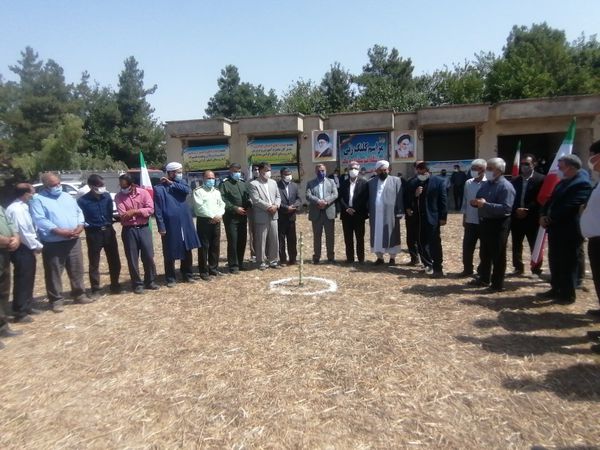 مراسم کلنگ زنی و احداث یک باب دبیرستان در روستای کنگور شهرستان کلاله برگزار شد