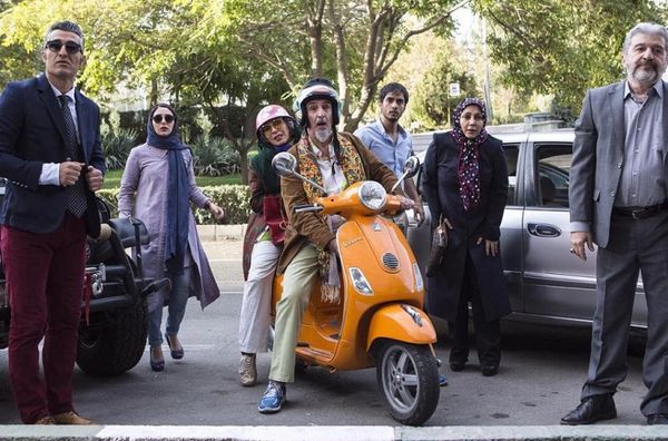 از بی اطلاعی وزیر ارشاد تا جولان فیلمی غیر فرهنگی در سینماها!/ آلبالوهای گندیده در دکان وزارت خانه فرهنگی!/ اعتراض مراجع تقلید به وضعیت ناهنجار سینما