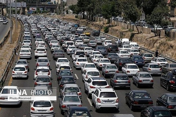 ترافیک سنگین در آزادراه قزوین_کرج/بارش برف و باران در ۱۱ استان کشور