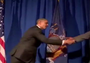 دانلود/ دیدار اوباما با یک غول 