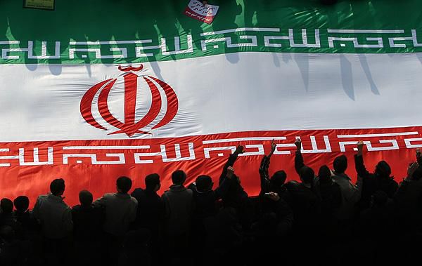 یک گلستان همبستگی در جشن غرور ملی