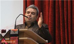 قایق آموزش و پرورش با پاروی همگانی به ساحل می‌رسد