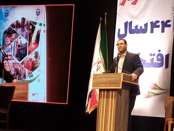 معلمان حلقه وصل نسل ها به یکدیگر هستند/  اقوام سرمایه های ایران هستند