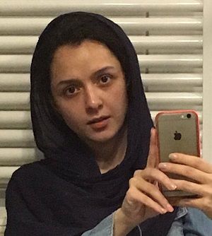 هشدار ترانه علیدوستی به هکر ها+توییت