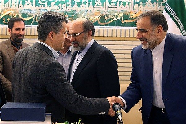 حمید میرزاده از ریاست دانشگاه آزاد رفت و نوریان جایگزین او شد