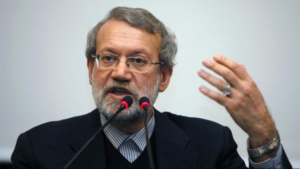 لاریجانی: مشکل بلندگو در جمهوری اسلامی حل نمی‌شود!/فیلم