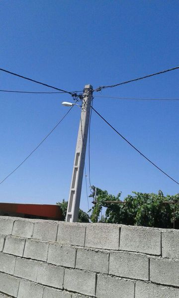 عدم پاسخگویی اداره برق گالیکش / ضعیف بودن ولتاژ برق در روستای کمال آباد + تصاویر