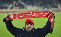 عکس/ جانباز پرسپولیسی در راهپیمایی ۱۳ آبان