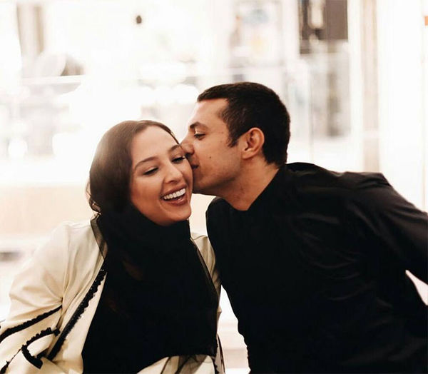 عکس عاشقانه بازیگر معروف مرد با همسرش