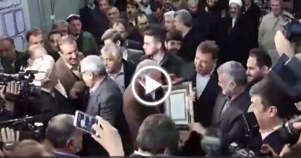 فیلم /بوسیدن دست وزیر جهاد کشاورزی توسط یکی از مدیران دولتی آذربایجان غربی