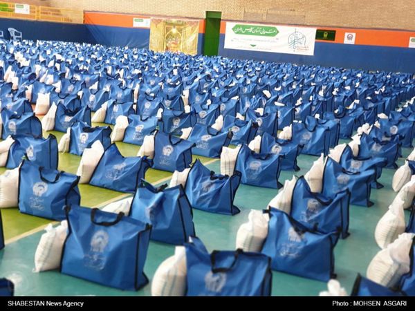 آیین اهدایی بسته های معیشتی آستان قدس رضوی در گلستان+گزارش تصویری