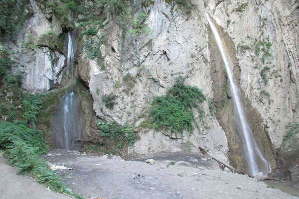 مسیر دسترسی به آبشار زیارت ساماندهی میشود