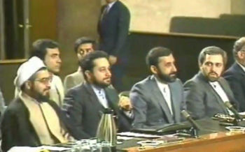 خط سازش در کشور با "مثلث ما نمی توانیم" خواستار مذاکره محرمانه با آمریکا است/ در قضیه مک‌فارلین، سعی کردند که امام را دور بزنند
