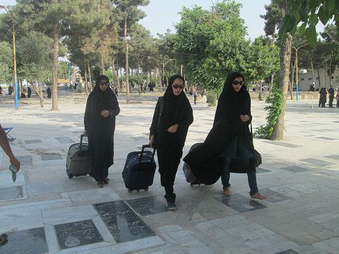 دانشجویان گلستانی که بی وقفه پس از فراغت از امتحانات اعتکاف جهادی را تجربه می کنند +تصاویر