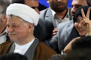 هاشمی: پدر احمدی نژاد را جدی نگرفتند/ اصلاح طلبان سابقه دار به صحنه نیایند