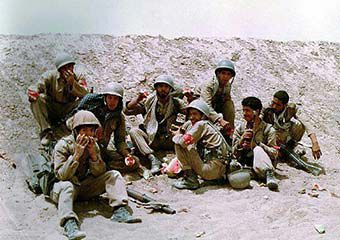 شیشلیک خوری رزمندگان در جبهه لو رفت ! + تصاویر