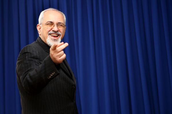 وزیر خارجه پس از سه سال به جای پاسخگویی صورت مسئله را پاک کرد