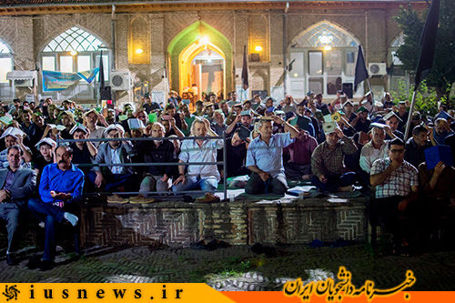 عکس:: شب احیا در مصلی تهران