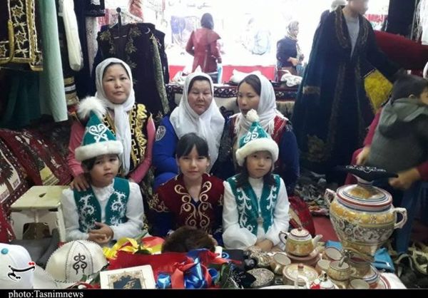 نمایشگاه صنایعدستی استانهای کشور در گنبدکاووس برپا شد