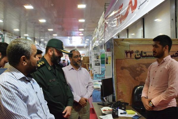 حضور مسئولین استان در غرفه گلستان24