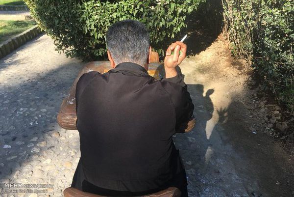 نفس تنگی پارکهای گرگان از دود دخانیات/ مسئولان برنامه ای ندارند